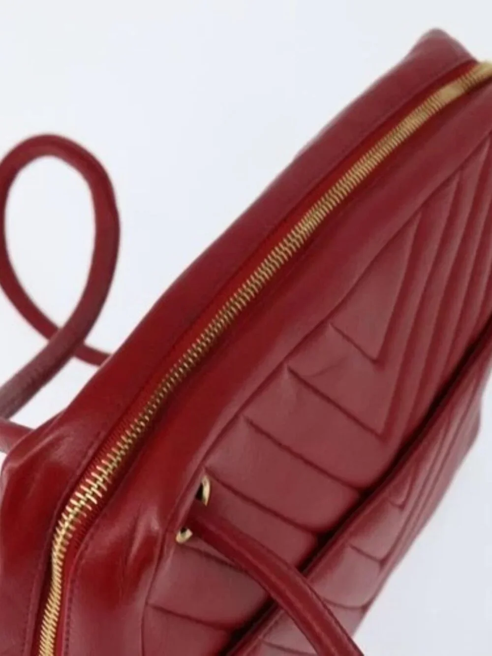 CHANEL brand	chanel color	red